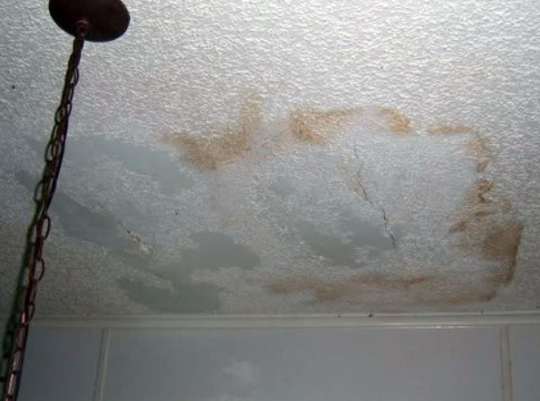 Signs of Ceiling and Wall Water Leaks In San Diego